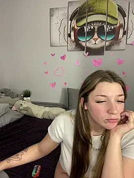 MollyMi0 online show from February 19, 2025, 11:46 pm