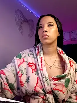 SallyWhitee online show from January 7, 2026, 4:37 am