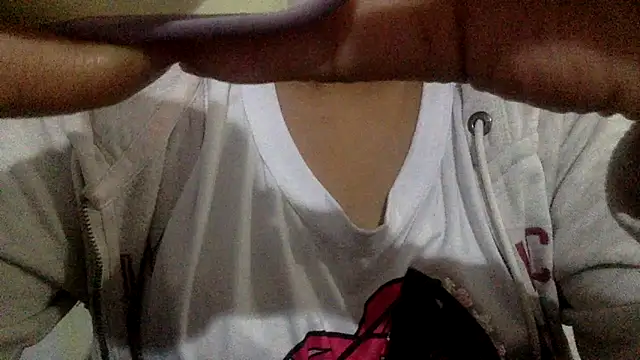 sharonlopez9611 online show from September 14, 2025, 3:38 am