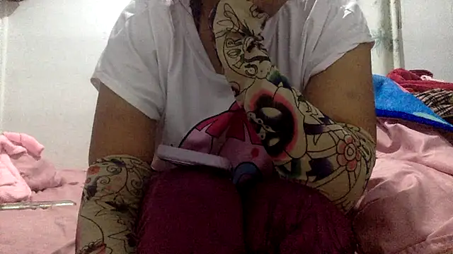 sharonlopez9611 online show from September 20, 2025, 3:29 am