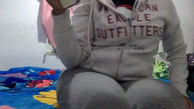 sharonlopez9611 online show from November 15, 2025, 2:53 am