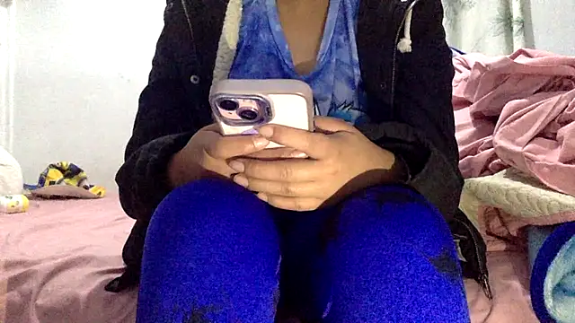 sharonlopez9611 online show from November 29, 2025, 2:58 am