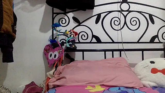 sharonlopez9611 online show from March 11, 2026, 2:50 am