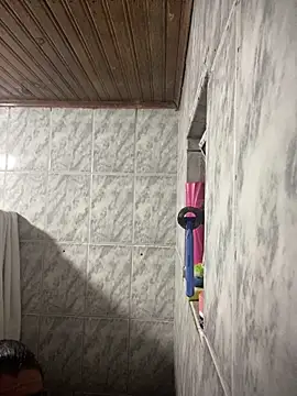 Mineirinho043 online show from February 18, 2026, 12:06 am