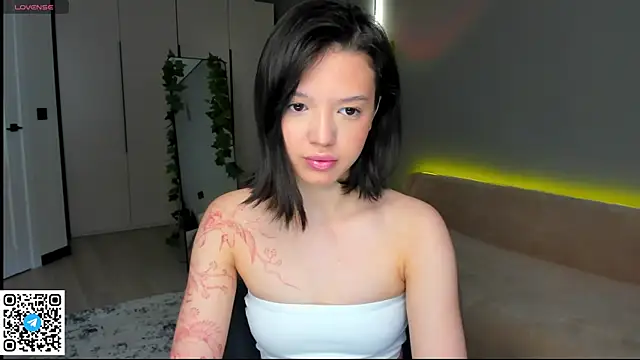 Snapshot of RikoAsada chatting on April 14, 2026, 6:52 am RikoAsada online show from April 14, 2026, 6:52 am