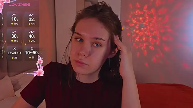 Mia Luw online show from November 9, 2025, 4:55 am