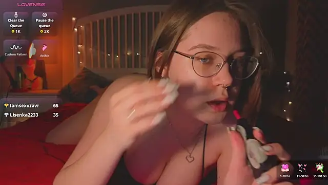 Mia Luw online show from March 31, 2026, 7:03 pm