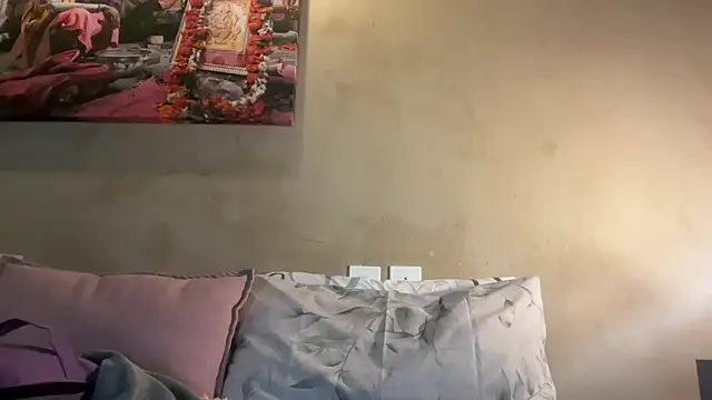 SophieStarShine online show from April 22, 2026, 2:18 pm