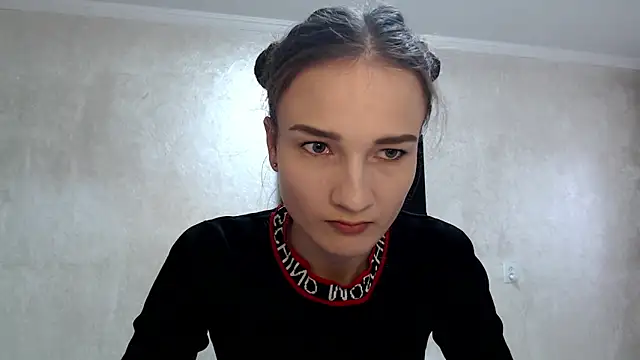 RoyalDessertt online show from November 11, 2025, 9:20 am