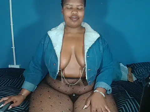 Cuddle Bear online show from September 9, 2025, 3:55 pm