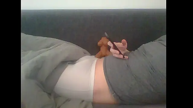 j3sp3r930 online show from February 12, 2025, 1:37 pm