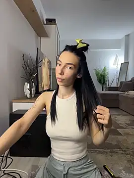 Celine Roxelle online show from May 22, 2026, 1:28 pm