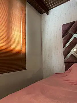 Snapshot of Maggie_Geller chatting on March 7, 2025, 5:17 pm Maggie Geller online show from March 7, 2025, 5:17 pm