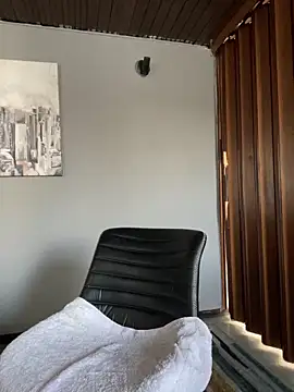 Snapshot of Maggie_Geller chatting on March 10, 2025, 12:26 pm Maggie Geller online show from March 10, 2025, 12:26 pm