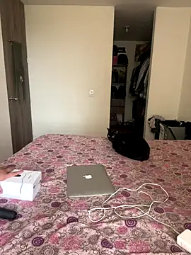 Snapshot of Maggie_Geller chatting on September 19, 2025, 3:13 pm Maggie Geller online show from September 19, 2025, 3:13 pm