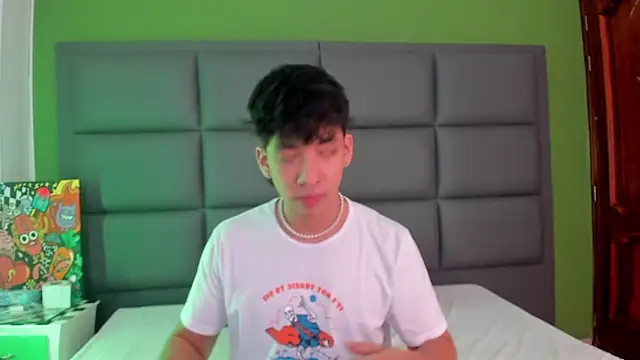 ISAAC CRYSTON online show from February 13, 2025, 7:52 pm