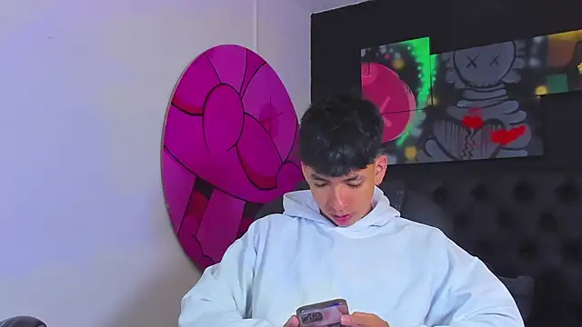 ISAAC CRYSTON online show from October 4, 2025, 8:40 pm