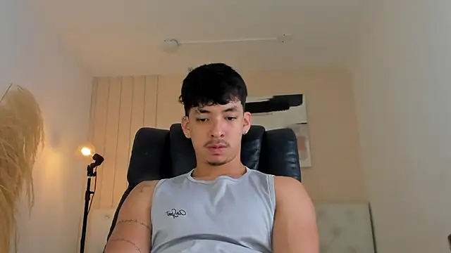 ISAAC CRYSTON online show from November 6, 2025, 7:59 pm