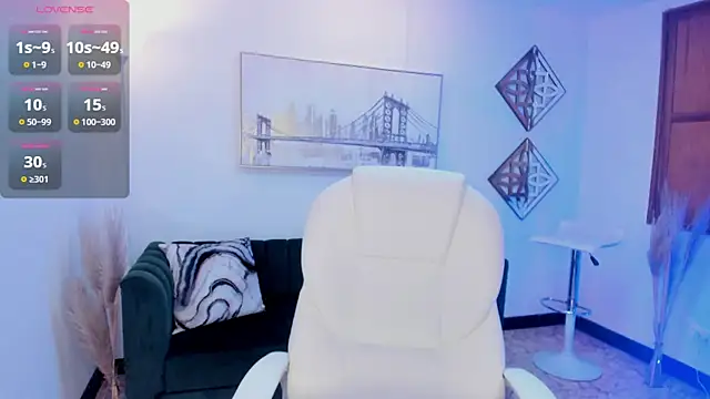 Snapshot of Luciana_Morris chatting on February 9, 2025, 10:09 am Luciana Morris online show from February 9, 2025, 10:09 am