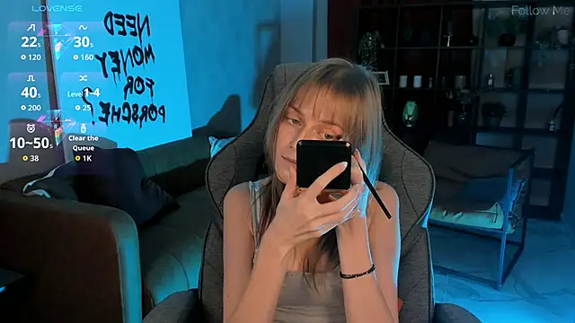 KiraMontoya online show from November 4, 2025, 5:12 pm