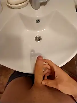 Snapshot of Good_boy000 chatting on February 17, 2025, 9:35 am Good boy000 online show from February 17, 2025, 9:35 am