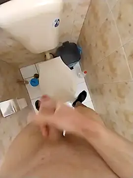 Snapshot of Good_boy000 chatting on February 17, 2025, 12:59 pm Good boy000 online show from February 17, 2025, 12:59 pm