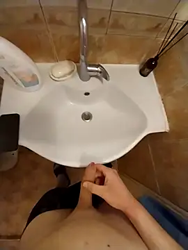 Snapshot of Good_boy000 chatting on February 24, 2025, 12:16 pm Good boy000 online show from February 24, 2025, 12:16 pm