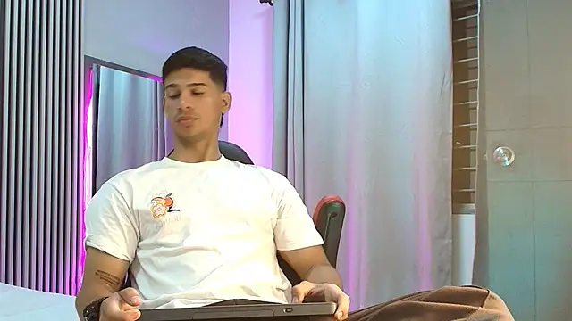 ANDRES STUD online show from September 13, 2025, 3:28 am