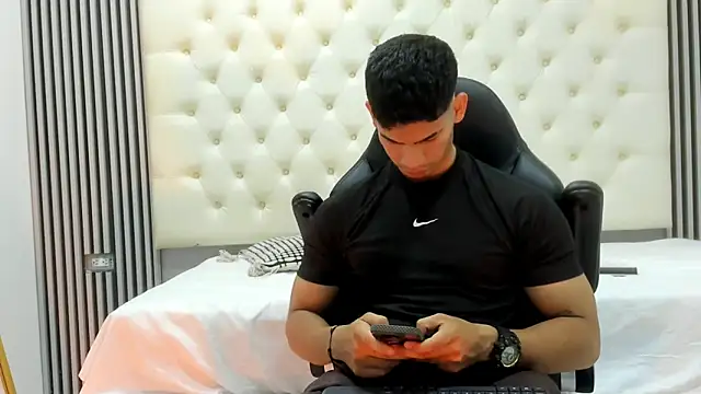 ANDRES STUD online show from March 10, 2026, 4:06 am