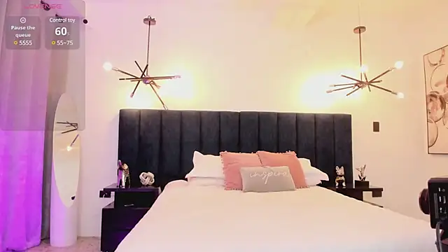 nattashaa7 online show from February 14, 2025, 1:18 pm