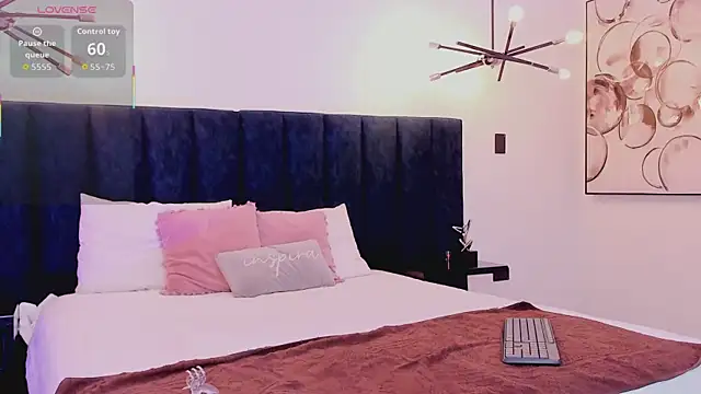 nattashaa7 online show from October 18, 2025, 11:44 am