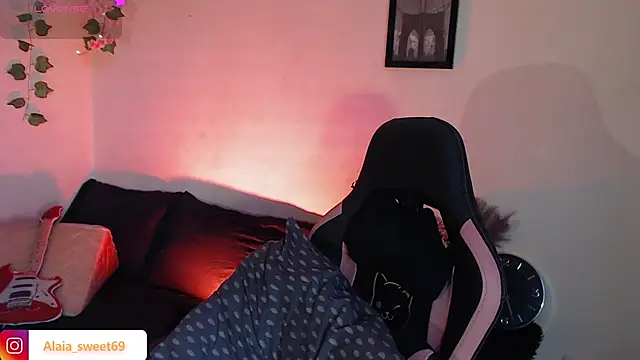 Snapshot of alaia_sweetxxx chatting on February 20, 2026, 10:21 pm alaia sweetxxx online show from February 20, 2026, 10:21 pm