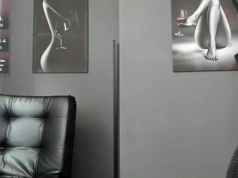 karlyjons12 online show from October 13, 2025, 5:24 pm