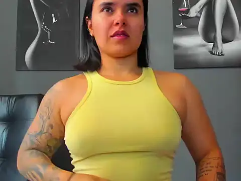 karlyjons12 online show from November 19, 2025, 4:40 pm