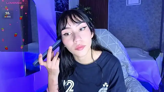 Snapshot of Miaa_Lee7 chatting on April 18, 2026, 8:42 pm Miaa Lee7 online show from April 18, 2026, 8:42 pm
