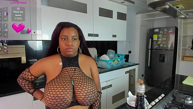 Snapshot of Lilly1006 chatting on September 27, 2025, 12:32 pm Lilly1006 online show from September 27, 2025, 12:32 pm