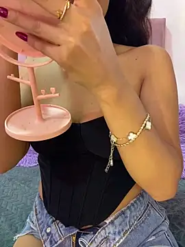 Snapshot of trex_x chatting on February 5, 2026, 7:07 pm trex x online show from February 5, 2026, 7:07 pm