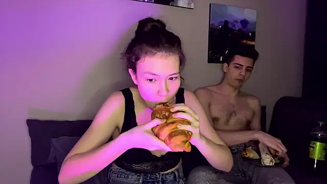 Tw1nFlame online show from March 13, 2025, 6:16 am