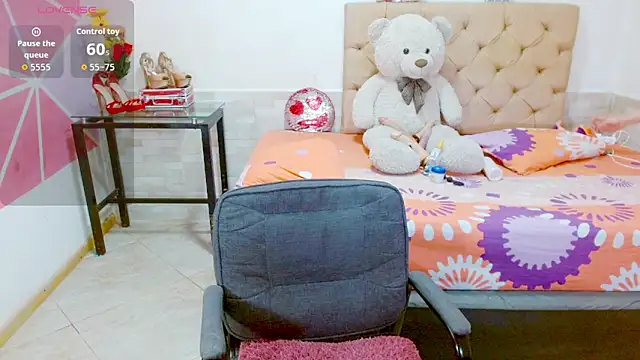 Snapshot of Dolldirtyxxx chatting on November 12, 2025, 4:57 am Dolldirtyxxx online show from November 12, 2025, 4:57 am