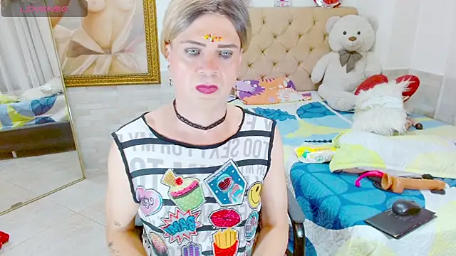 Dolldirtyxxx online show from April 18, 2026, 7:07 pm