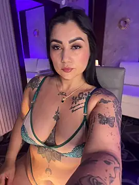 Madissonlove 1 online show from April 12, 2026, 10:59 pm