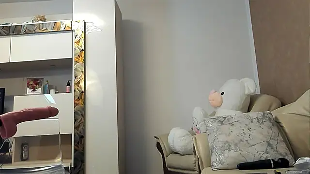 SWEET-SOPHI online show from April 2, 2026, 8:17 pm