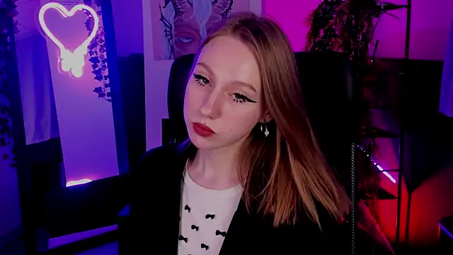 DariaTate online show from February 16, 2025, 9:15 am