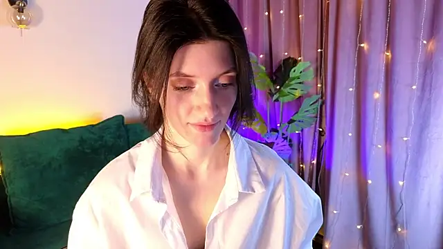 roxy riot  online show from February 14, 2025, 4:58 am