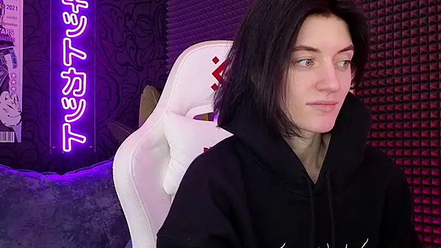 roxy riot  online show from March 11, 2025, 7:48 am