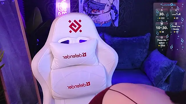 roxy riot  online show from February 15, 2026, 1:24 am