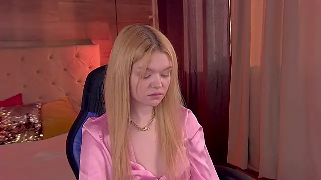 Snapshot of AdeleCartier chatting on February 23, 2025, 5:23 am AdeleCartier online show from February 23, 2025, 5:23 am