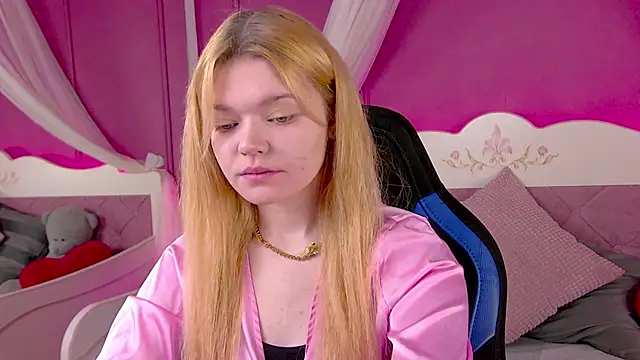 Snapshot of AdeleCartier chatting on March 7, 2025, 12:48 am AdeleCartier online show from March 7, 2025, 12:48 am