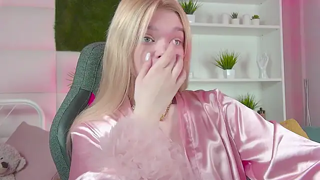 Snapshot of AdeleCartier chatting on March 9, 2025, 3:54 am AdeleCartier online show from March 9, 2025, 3:54 am