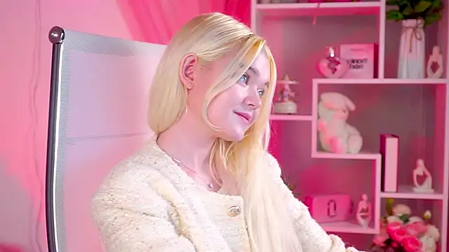 Snapshot of AdeleCartier chatting on April 13, 2026, 2:50 am AdeleCartier online show from April 13, 2026, 2:50 am